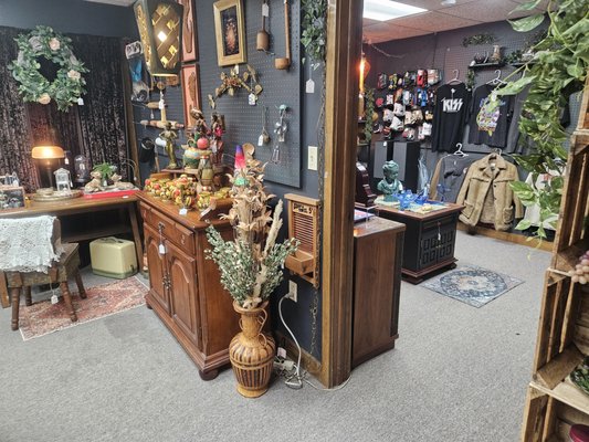 Hwy 102 Flea Market, 1225 W Hudson Rd, Rogers, AR 72756, US - MapQuest