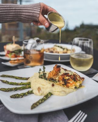 The FIFTH Rooftop Restaurant & Bar by null
