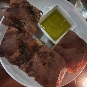 Louie - Bread - Italian Near Me - Clayton, Missouri