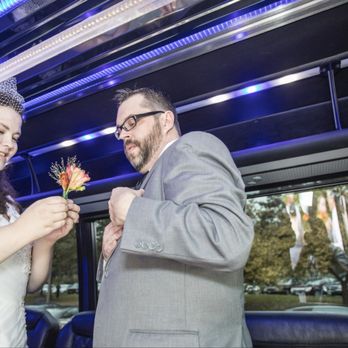 Leader Worldwide - Limos Near Me - Omaha, Nebraska