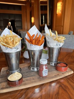 THE Blvd Restaurant and Lounge by null