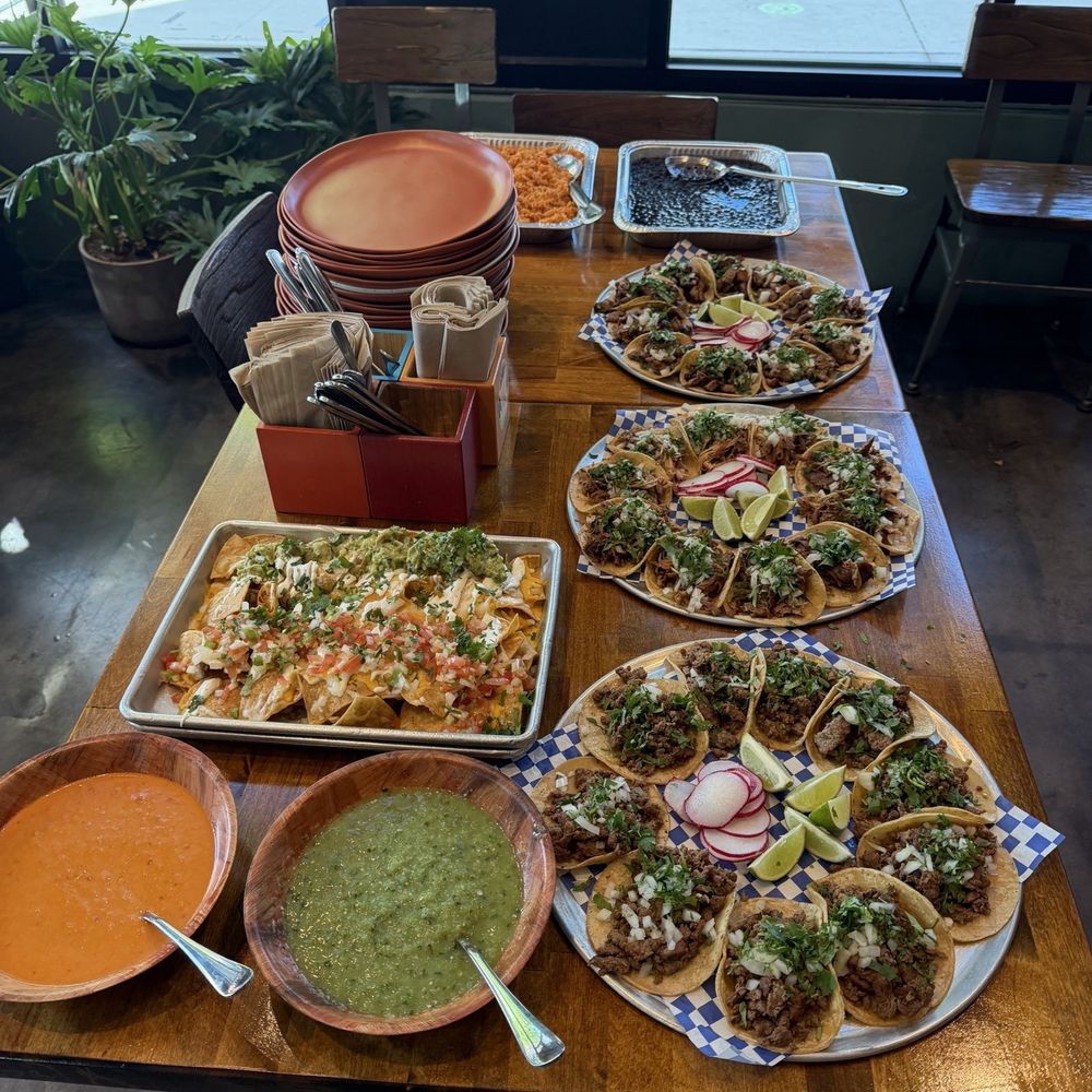 Xingones Cantina - 3 flavors of meat, rice, black beans and nachos - Tacos Near Me - Oakland, California Xingones Cantina - 3 flavors of meat, rice, black beans and nachos - Tacos Near Me - Oakland, California