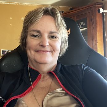 Shanda Williams - Keller Williams Realty - Taking a quick work break to play around with my phone. - Real Estate Agents Near Me - Hermiston, Oregon Shanda Williams - Keller Williams Realty - Taking a quick work break to play around with my phone. - Real Estate Agents Near Me - Hermiston, Oregon