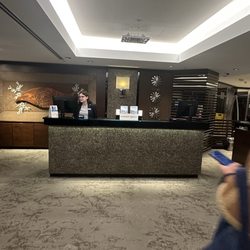 Sheraton Brussels Airport Hotel - Check in desk