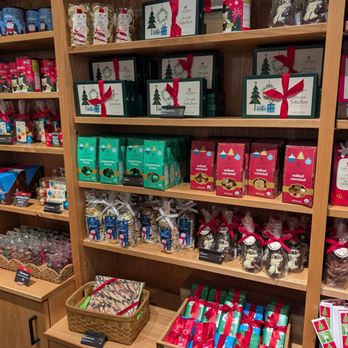 Lake Champlain Chocolates - Chocolatiers & Shops Near Me - Burlington, Vermont