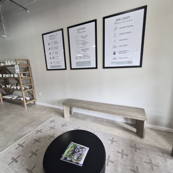 Busy Brush Studio - Waiting area - Kids Activities Near Me - Vestavia Hills, Alabama Busy Brush Studio - Waiting area - Kids Activities Near Me - Vestavia Hills, Alabama