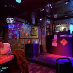 Franco's Pizzeria and Pub - Karaoke zone