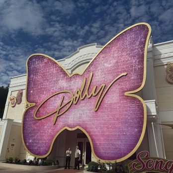 Dollywood - Amusement Parks Near Me - Pigeon Forge, Tennessee