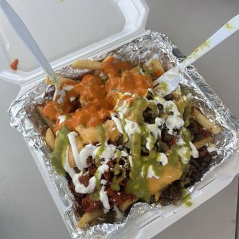 Guzzler Bulldog - Asada fries - Food Trucks Near Me - San Marcos, Texas