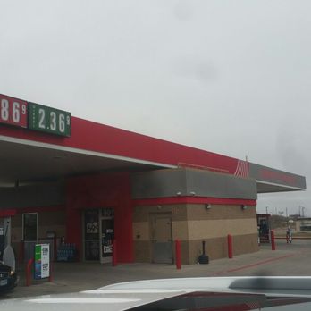 Murphy Express - a gas station with a car parked in front of it - Gas Stations Near Me - Royse City, Texas