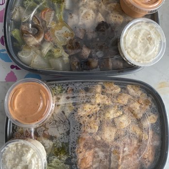Chef Rocky Gr8eats - Rocky's Hibachi Meal w/t chicken , steak and shrimp with broccoli,carrots, zucchini,onions and mushrooms. - Personal Chefs Near Me