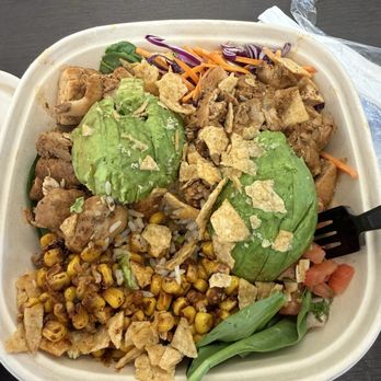 Avo - Spicy Chicken Bowl - Salad Near Me - New York, New York Avo - Spicy Chicken Bowl - Salad Near Me - New York, New York