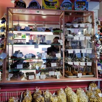 Bruce's Candy Kitchen - Candy Stores Near Me - Cannon Beach, Oregon Bruce's Candy Kitchen - Candy Stores Near Me - Cannon Beach, Oregon
