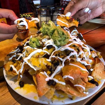 Happy Camper - Nachos with chicken subbed for pork - Pizza Near Me - Chicago, Illinois