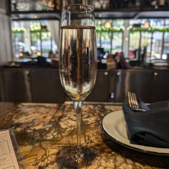 Plank Provisions - Rose bubbles on happy hour - Seafood Near Me - Fort Worth, Texas