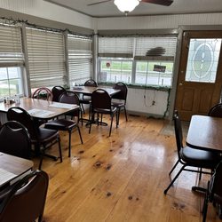 Olde Towne Cafe & Inn - Back room dining