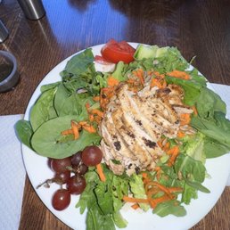 Salad w/ Grilled Chicken Salad w/ Grilled Chicken