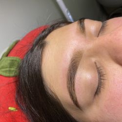 The Brow Bar - Tint + shape