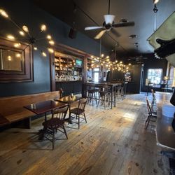 Hawgs Breath - Dining room