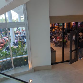 FastBreak - Outdoor sitting - Sports Bars Near Me - Orlando, Florida