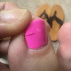 Mimosas Nail Spa - Toe nails done at Mimosa