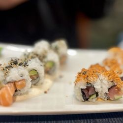 One Flew South - Salmon/avocado rolls (left) and spicy tuna rolls (right)