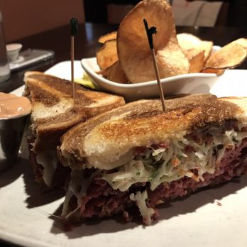 5th Tavern - New American Near Me - Bloomfield Hills, Michigan