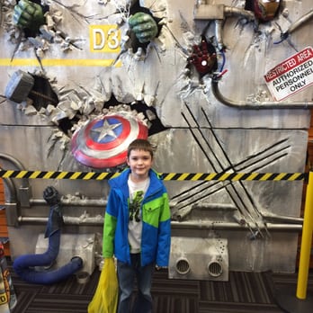 Krav'n Comics - Marvel super hero wall - Comic Books Near Me - Pottstown, Pennsylvania