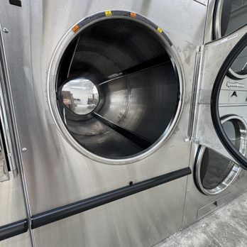 Laundry Mountain - Laundromat Near Me - Tulsa, Oklahoma Laundry Mountain - Laundromat Near Me - Tulsa, Oklahoma