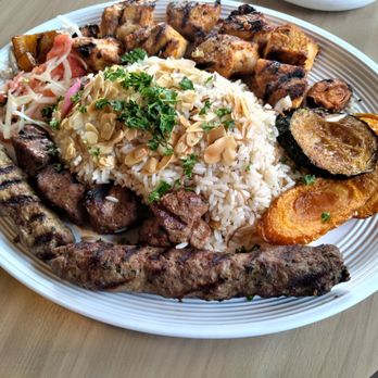 Boostan Cafe - American Near Me - Hamtramck, Michigan