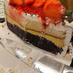 El Tesoro Panaderia Y Tienda Mexicana - Chocoflan tres leche cake