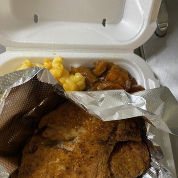 Rack Em Up BBQ - chicken, macaroni and cheese in a styrofoam container - Barbeque Near Me - Atlanta, Georgia Rack Em Up BBQ - chicken, macaroni and cheese in a styrofoam container - Barbeque Near Me - Atlanta, Georgia
