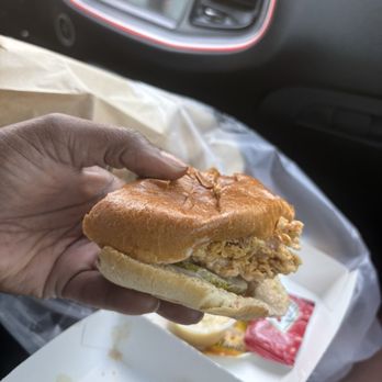 Golden Chick - Chicken sandwich - Fast Food Near Me - Irving, Texas Golden Chick - Chicken sandwich - Fast Food Near Me - Irving, Texas