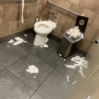 Stripes Convenience Store - Women's bathroom - Convenience Stores Near Me - Ozona, Texas Stripes Convenience Store - Women's bathroom - Convenience Stores Near Me - Ozona, Texas