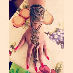 Fatima Eyebrow Threading & Henna Art