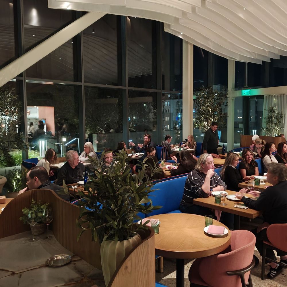 Fleurette - Partial view of the dining area - French Near Me - San Diego, California