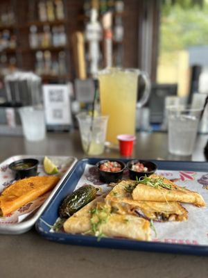 Que Fresa Taqueria + Bar (Wesley Heights) by null