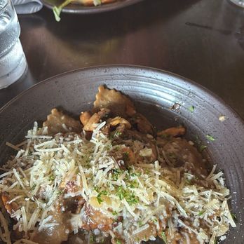 Worthington Tavern - Wild Mushroom Stuffed Ravioli, OKC Smash Burger - Cocktail Bars Near Me - Worthington, Ohio Worthington Tavern - Wild Mushroom Stuffed Ravioli, OKC Smash Burger - Cocktail Bars Near Me - Worthington, Ohio