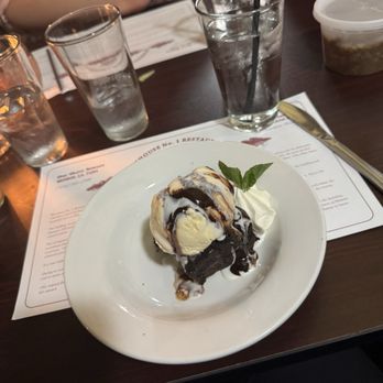 Warehouse No. 1 Restaurant - Brownie with ice cream - Seafood Near Me - Monroe, Louisiana