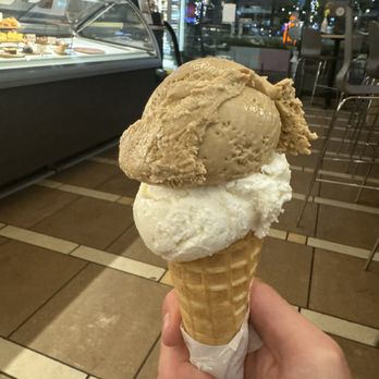 D'oro Gelato e Caffè - Salted Caramel and Coconut - Ice Cream & Frozen Yogurt Near Me - Vancouver, British Columbia D'oro Gelato e Caffè - Salted Caramel and Coconut - Ice Cream & Frozen Yogurt Near Me - Vancouver, British Columbia