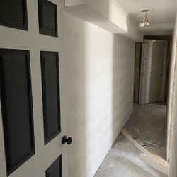 Century 21 Young Realty Company - Entry to the hallway