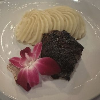 Sam's Steakhouse - Filet Mignon with Roasted Garlic Mashed Potatoes - Steakhouses Near Me - Saint Louis, Missouri Sam's Steakhouse - Filet Mignon with Roasted Garlic Mashed Potatoes - Steakhouses Near Me - Saint Louis, Missouri