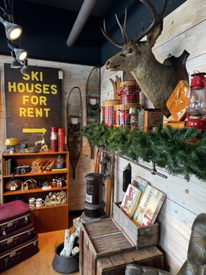 Tannersville Antique & Artisan Center by null