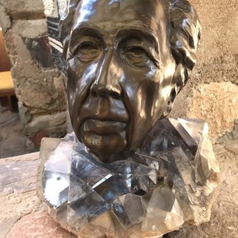 Frank Lloyd Wright Foundation - Sculpture of Frank Lloyd Wright. - Landmarks & Historical Buildings Near Me - Scottsdale, Arizona