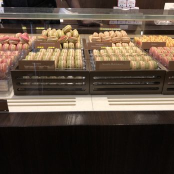 Pierre Hermé - Chocolatiers & Shops Near Me - Paris, 75 Pierre Hermé - Chocolatiers & Shops Near Me - Paris, 75