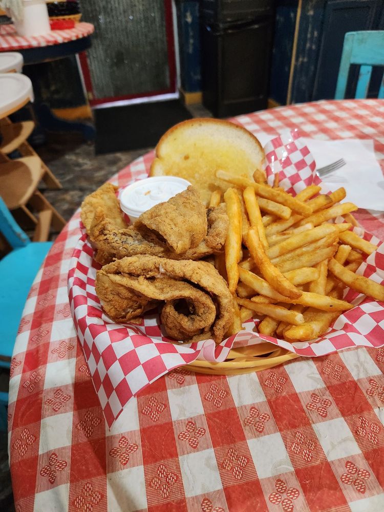 Food from Dam Fish Shack