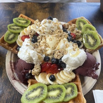 Waffle and Berry - This beautiful dish is called Kireina Hana! - Waffles Near Me - Honolulu, Hawaii Waffle and Berry - This beautiful dish is called Kireina Hana! - Waffles Near Me - Honolulu, Hawaii