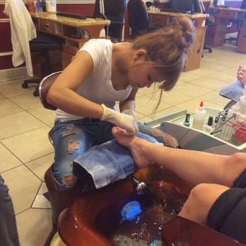 Lee Nails - Nail Salons Near Me - New Bern, North Carolina