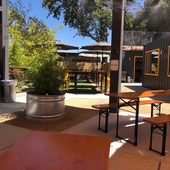 The Backyard - Lovely outdoor eating - Beer Gardens Near Me - Paso Robles, California The Backyard - Lovely outdoor eating - Beer Gardens Near Me - Paso Robles, California