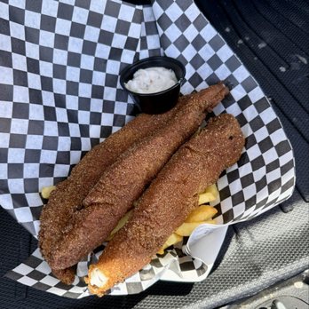 1st & Franklin Gourmet Grub - Catfish basket - Food Trucks Near Me 1st & Franklin Gourmet Grub - Catfish basket - Food Trucks Near Me